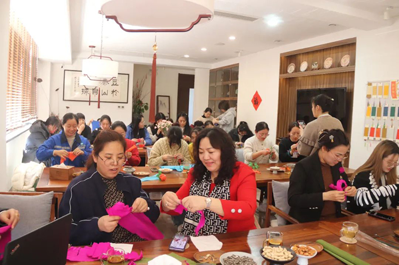 力博重工举办“讲担当 展风采”妇女节活动和消防知识讲座活动